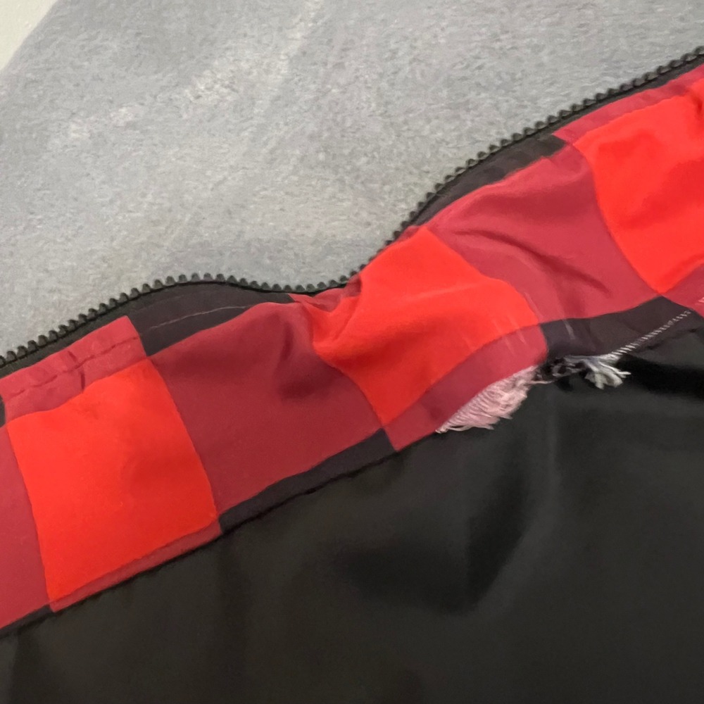 Charlie Paige Quilted Buffalo Plaid Vest Ruffle Hem Zip Front Womens Medium‎ - Picture 11 of 11
